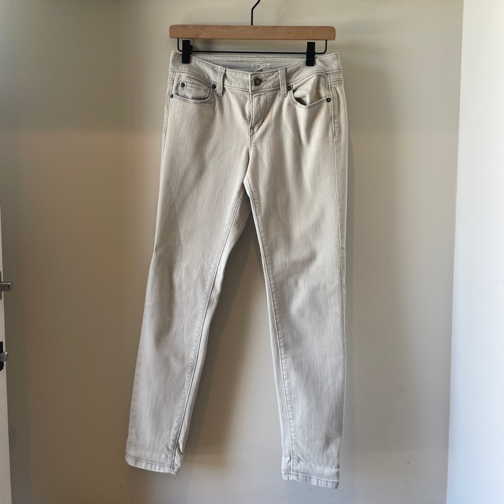 LOFT Light Gray Skinny Jeans Size 2
